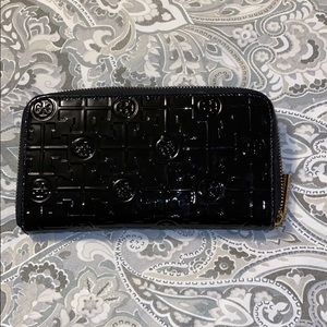 Tory Burch patent leather wallet